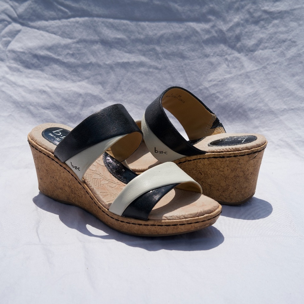 B.O.C Landyn Leather Wedge Sandal in Black/White
